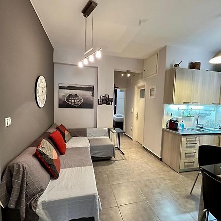Central Kalamata Cozy Apartment Bagian luar foto