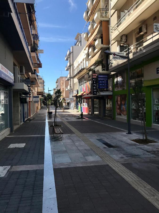 Central Kalamata Cozy Apartment Bagian luar foto