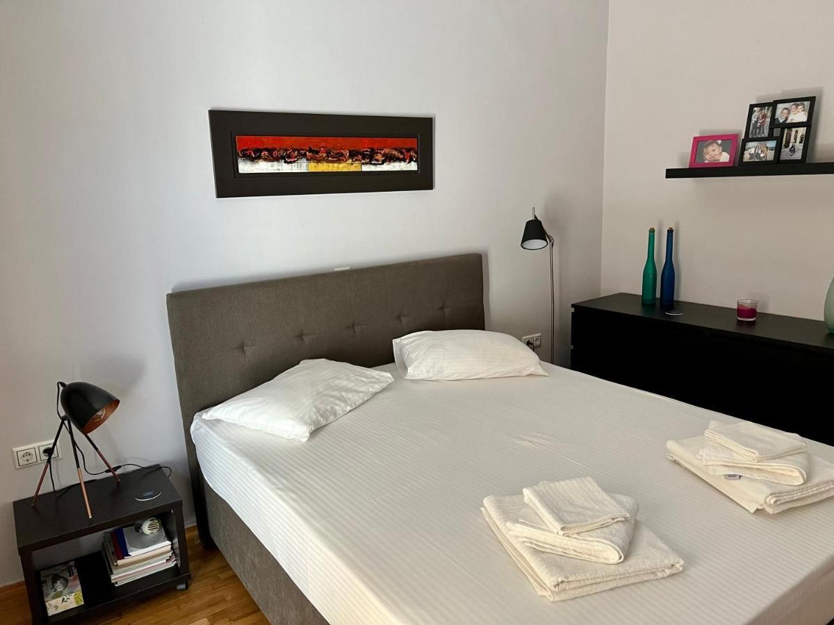 Central Kalamata Cozy Apartment Bagian luar foto