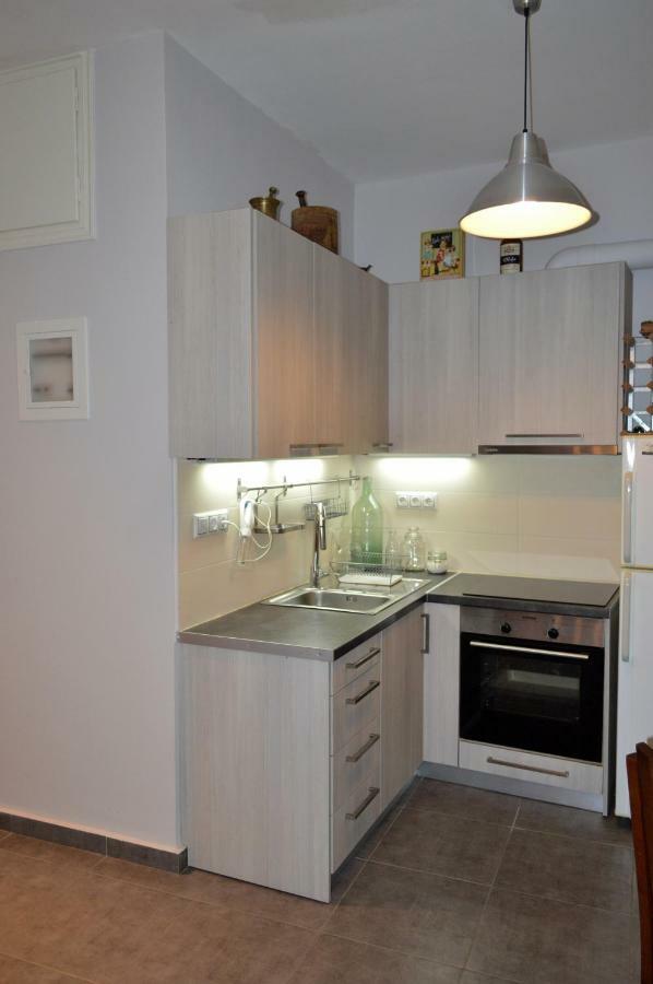 Central Kalamata Cozy Apartment Bagian luar foto