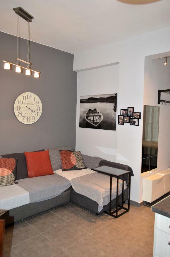 Central Kalamata Cozy Apartment Bagian luar foto